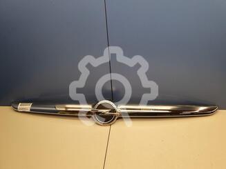 Накладка двери багажника Opel Zafira [C] 2011 - 2019