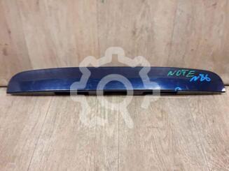 Накладка крышки багажника Nissan Note I [E11] 2005 - 2013