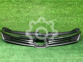 Решетка радиатора Toyota Camry VII [XV50] 2011 - 2018