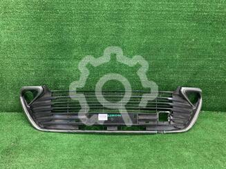 Решетка в бампер Toyota Camry VII [XV50] 2011 - 2018