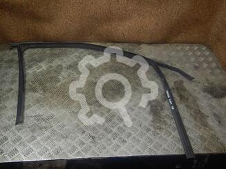 Уплотнитель стекла двери Chevrolet Cruze I 2009 - 2015