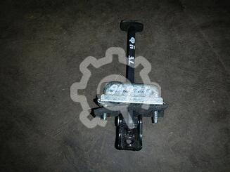 Ограничитель двери Ford Focus II 2005 - 2011