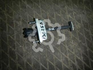 Ограничитель двери Ford Focus II 2005 - 2011