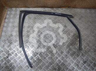 Уплотнитель стекла двери Ford Focus II 2005 - 2011