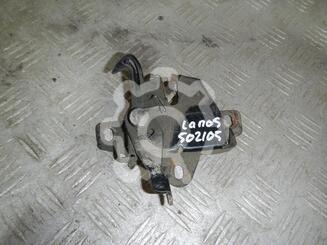 Замок капота Chevrolet Lanos 2002 - 2009