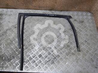 Уплотнитель стекла двери Ford Focus II 2005 - 2011