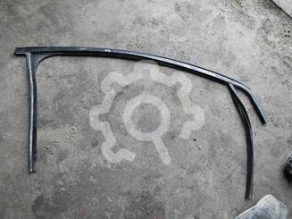 Уплотнитель стекла двери Ford Focus II 2005 - 2011