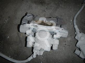 Суппорт передний правый Ford Focus II 2005 - 2011