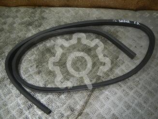 Уплотнитель двери Ford Focus III 2011 - 2019