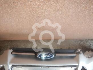 Решетка радиатора Ford Focus III 2011 - 2019