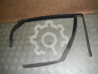 Уплотнитель стекла двери Ford Focus III 2011 - 2019