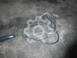 Уплотнитель двери Ford Fusion 2002 - 2012