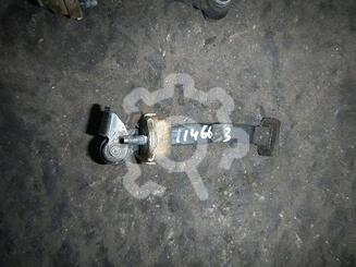 Ограничитель двери Ford Fusion 2002 - 2012