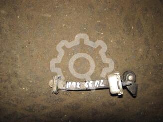 Ограничитель двери Ford Fusion 2002 - 2012