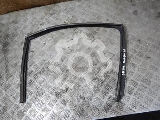 Уплотнитель стекла двери Ford Mondeo III 2000 - 2007