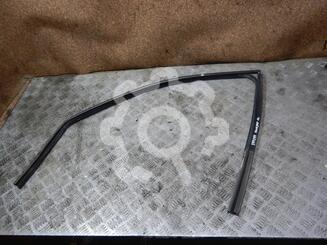 Уплотнитель стекла двери Ford Mondeo III 2000 - 2007