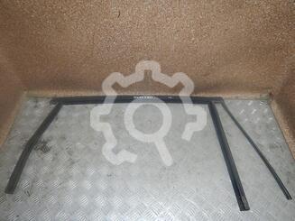 Уплотнитель стекла двери Ford S-MAX I 2006 - 2015