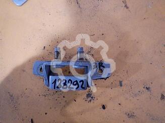 Петля двери багажника Hyundai Elantra III [XD] 2000 - 2010