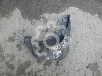 Брызговик передний правый Hyundai Getz 2002 - 2011