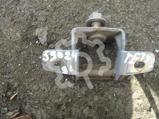 Петля двери багажника Hyundai Getz 2002 - 2011