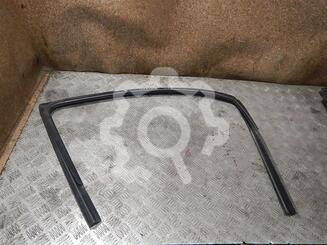 Уплотнитель стекла двери Jeep Compass I 2006 - 2016