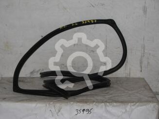Уплотнитель двери Mazda 3 I [BK] 2003 - 2009