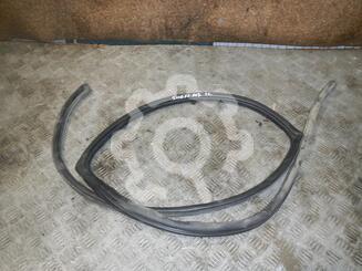 Уплотнитель двери Mazda 3 I [BK] 2003 - 2009
