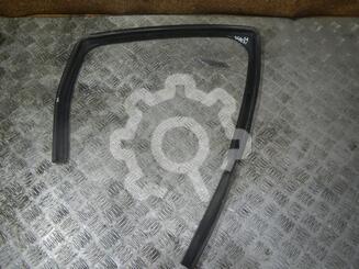 Уплотнитель стекла двери Mitsubishi Colt VI [Z20, Z30] 2002 - 2012