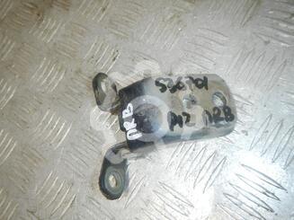 Петля двери Nissan Primera P12E c 2002 г.