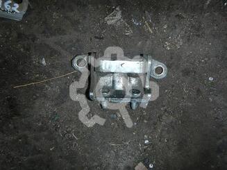 Петля двери Nissan Primera P12E c 2002 г.