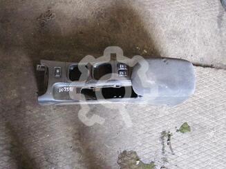 Подлокотник Nissan Primera P12E c 2002 г.