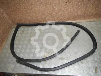Уплотнитель двери Nissan Primera P12E c 2002 г.