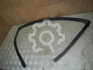 Уплотнитель стекла двери Nissan Qashqai (J10) 2006 - 2014
