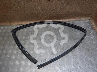 Уплотнитель стекла двери Nissan Qashqai (J10) 2006 - 2014