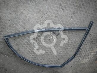 Уплотнитель стекла двери Nissan Teana I [J31] 2003 - 2008