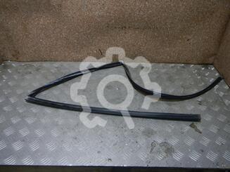 Уплотнитель стекла двери Nissan Tiida I [C11] 2004 - 2013