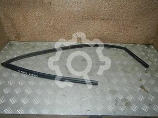 Уплотнитель стекла двери Nissan Tiida I [C11] 2004 - 2013