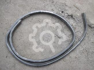Уплотнитель двери Nissan Almera II [N16] 2000 - 2006