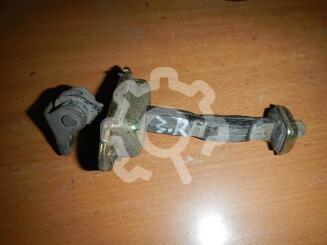 Ограничитель двери Nissan Almera II [N16] 2000 - 2006