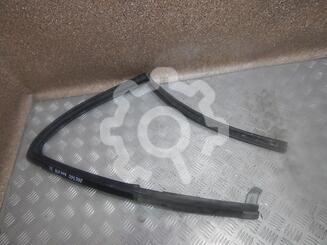 Уплотнитель стекла двери Nissan Almera II [N16] 2000 - 2006