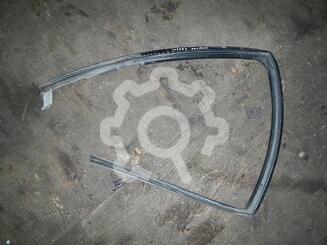 Уплотнитель стекла двери Nissan Almera II [N16] 2000 - 2006