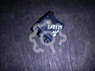 Моторчик заслонки отопителя Nissan Almera II [N16] 2000 - 2006