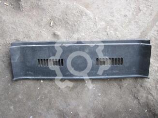 Накладка (кузов внутри) Nissan Note I [E11] 2005 - 2013