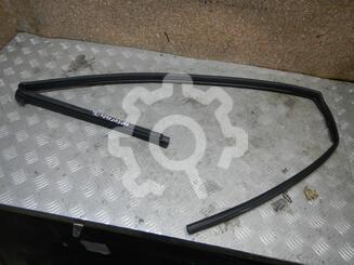 Уплотнитель стекла двери Nissan Note I [E11] 2005 - 2013