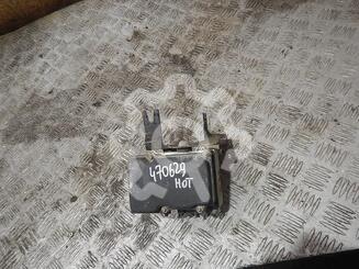 Блок ABS (насос) Nissan Note I [E11] 2005 - 2013
