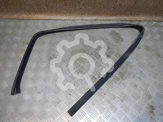 Уплотнитель стекла двери Opel Astra [H] 2004 - 2014