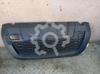 Решетка в бампер Renault Duster I 2010 - 2021