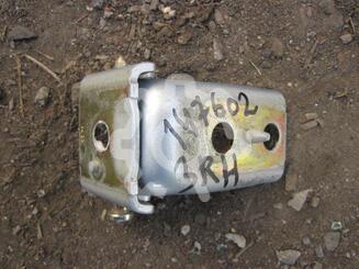 Петля двери Peugeot 407 2004 - 2011