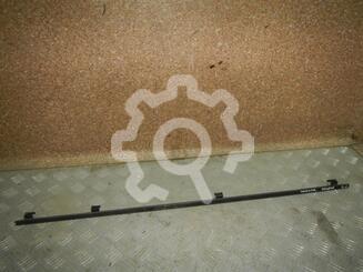 Накладка стекла переднего левого Toyota Alphard II 2008 - 2014