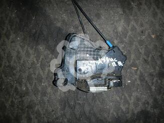 Замок двери Toyota Auris (E15) 2006 - 2012